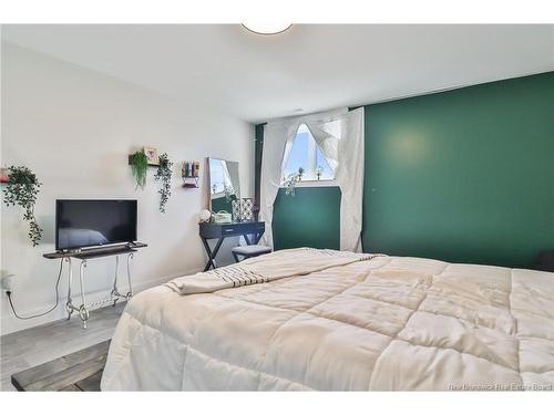 11 Riverside Dr, Petitcodiac, NB 