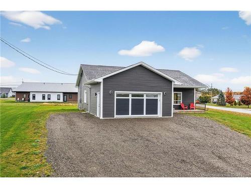 11 Riverside Dr, Petitcodiac, NB 