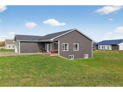 11 Riverside Dr, Petitcodiac, NB 