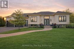 18 MAPLE DRIVE  Clearview, ON L9Z 0A7