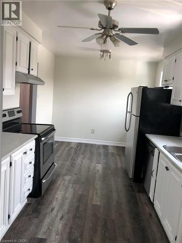 29 Birchcliffe Crescent, Hamilton, ON - Indoor Photo Showing Kitchen