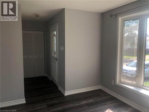 29 Birchcliffe Crescent, Hamilton, ON - Indoor Photo Showing Other Room