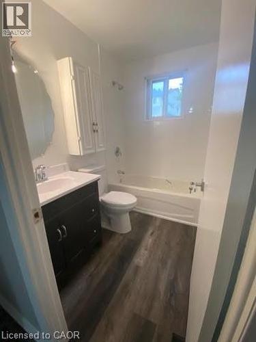 combination - 29 Birchcliffe Crescent, Hamilton, ON - Indoor Photo Showing Bathroom