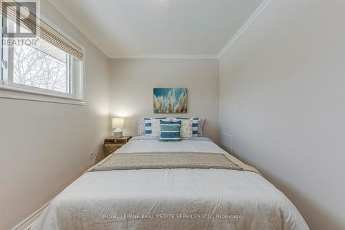 186 Fernwood Crescent, Hamilton, ON - Indoor Photo Showing Bedroom
