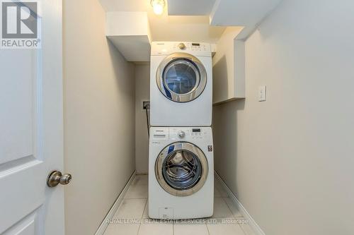 186 Fernwood Crescent, Hamilton, ON - Indoor Photo Showing Laundry Room
