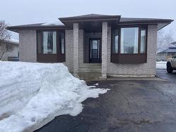 432 Gemstone ST. Thunder Bay, ON P7G 1B1