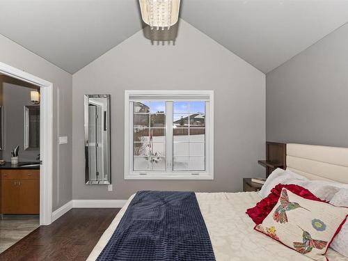 319 Ruby Crescent, Thunder Bay, ON - Indoor Photo Showing Bedroom