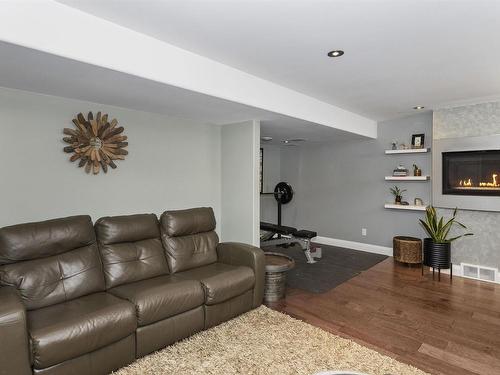 319 Ruby Crescent, Thunder Bay, ON - Indoor Photo Showing Other Room