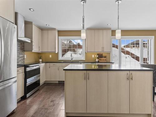 319 Ruby Crescent, Thunder Bay, ON - Indoor Photo Showing Kitchen