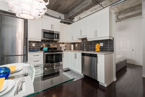 Cuisine - 607-366 Rue Mayor, Montréal (Ville-Marie), QC - Indoor Photo Showing Kitchen