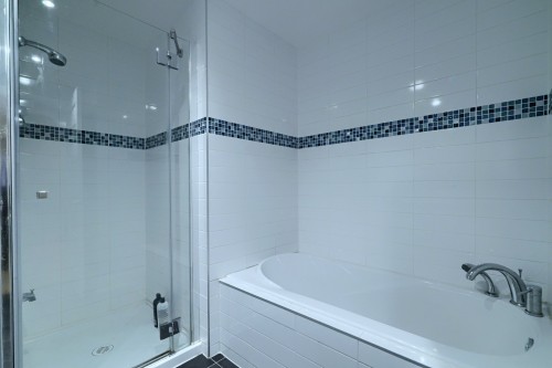 Salle de bains - 313-375 Boul. Décarie, Montréal (Saint-Laurent), QC - Indoor Photo Showing Bathroom