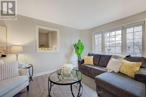 20 - 270 North Centre Road, London North (North R), ON - Indoor Photo Showing Living Room