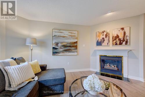 20 - 270 North Centre Road, London North (North R), ON - Indoor Photo Showing Living Room With Fireplace