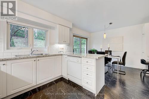 20 - 270 North Centre Road, London North (North R), ON - Indoor Photo Showing Kitchen