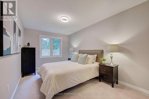 20 - 270 North Centre Road, London North (North R), ON - Indoor Photo Showing Bedroom