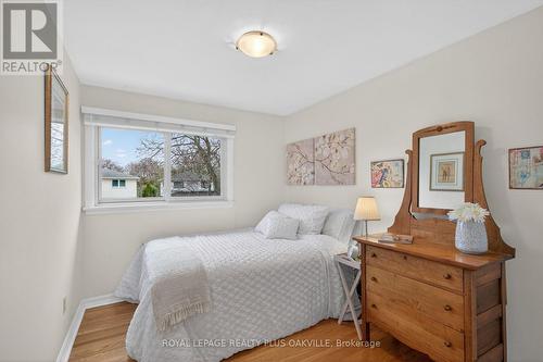 512 Pinedale Avenue, Burlington, ON - Indoor Photo Showing Bedroom
