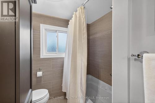 512 Pinedale Avenue, Burlington, ON - Indoor Photo Showing Bathroom