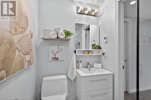 512 Pinedale Avenue, Burlington, ON - Indoor Photo Showing Bathroom