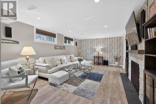 512 Pinedale Avenue, Burlington, ON - Indoor Photo Showing Living Room With Fireplace