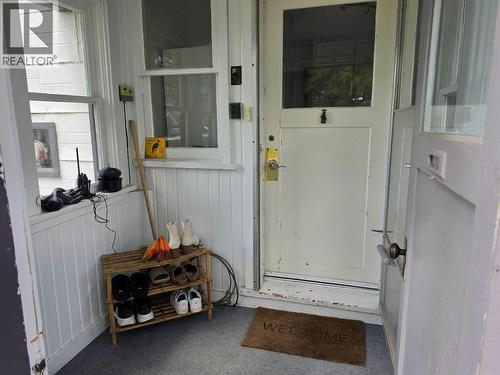 Side porch - 804 Eighth Street, Nelson, BC - Indoor Photo Showing Other Room