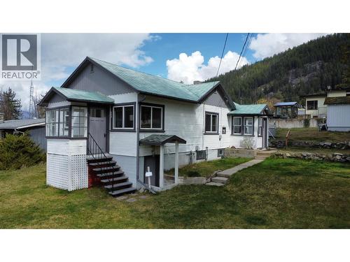 804 Eighth Street, Nelson, BC - Outdoor With Facade