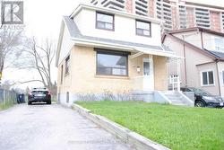 BSMT - 42 ST DUNSTAN DRIVE Toronto, ON M1L 2V5