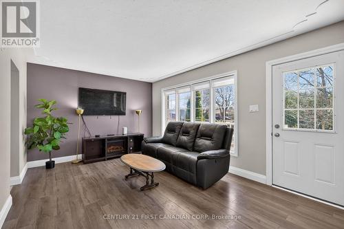 101 Jasper Crescent, London East (East O), ON - Indoor Photo Showing Living Room