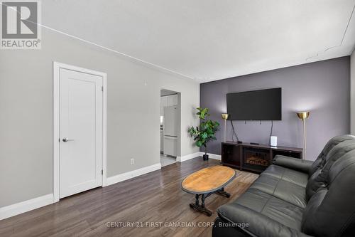 101 Jasper Crescent, London East (East O), ON - Indoor Photo Showing Living Room