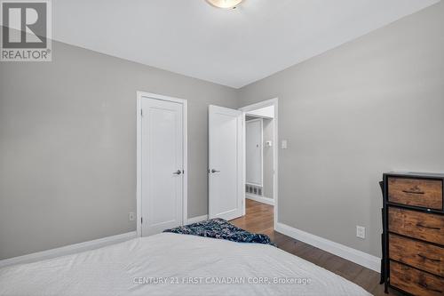101 Jasper Crescent, London East (East O), ON - Indoor Photo Showing Bedroom