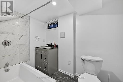 101 Jasper Crescent, London East (East O), ON - Indoor Photo Showing Bathroom