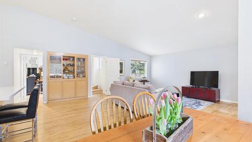 18 Park Avenue, Fernie, BC - Indoor Photo Showing Dining Room