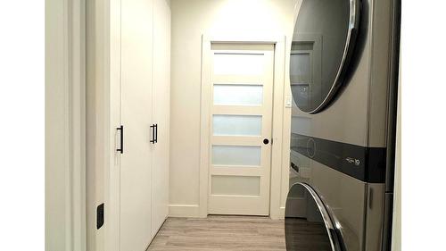 18 Park Avenue, Fernie, BC - Indoor Photo Showing Laundry Room