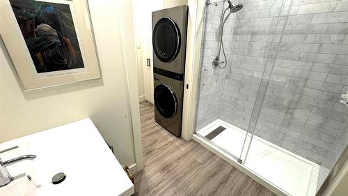 18 Park Avenue, Fernie, BC - Indoor Photo Showing Laundry Room