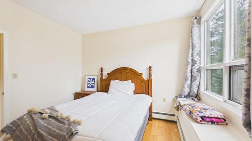 18 Park Avenue, Fernie, BC - Indoor Photo Showing Bedroom