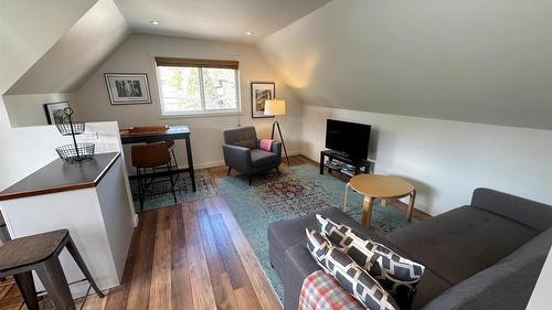 18 Park Avenue, Fernie, BC - Indoor