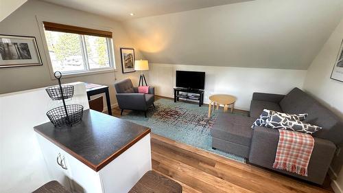 18 Park Avenue, Fernie, BC - Indoor