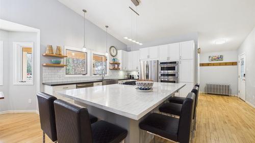 18 Park Avenue, Fernie, BC - Indoor Photo Showing Kitchen With Upgraded Kitchen
