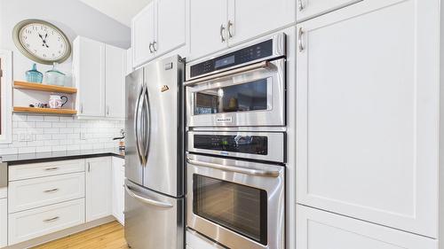 18 Park Avenue, Fernie, BC - Indoor Photo Showing Kitchen