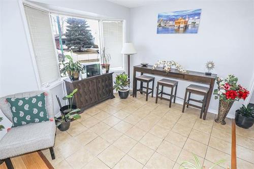 174 Dubois Pl, Winnipeg, MB 