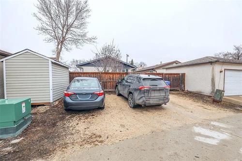 174 Dubois Pl, Winnipeg, MB 