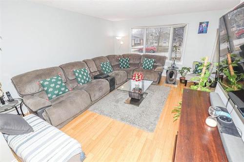 174 Dubois Pl, Winnipeg, MB 