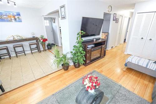 174 Dubois Pl, Winnipeg, MB 