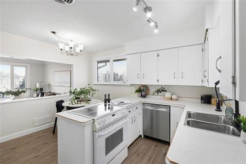 601 Prince Rupert Ave, Winnipeg, MB 