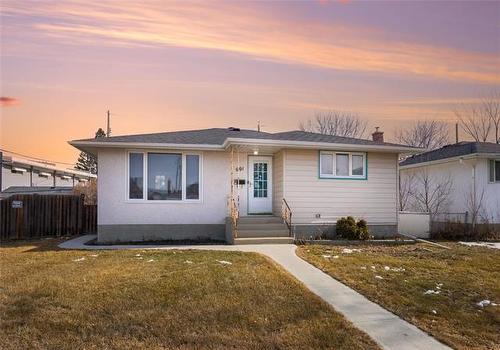 601 Prince Rupert AVE  Winnipeg, MB R2K 1W1