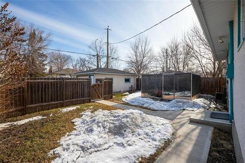 601 Prince Rupert Ave, Winnipeg, MB 