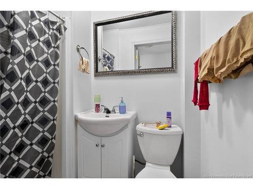 2 Copp St, Sackville, NB - Indoor Photo Showing Bathroom