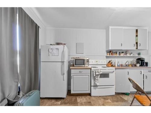 2 Copp St, Sackville, NB - Indoor Photo Showing Kitchen