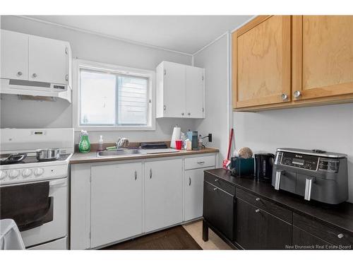 2 Copp St, Sackville, NB - Indoor Photo Showing Kitchen