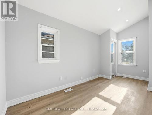 86 Adair Avenue S, Hamilton, ON - Indoor Photo Showing Other Room