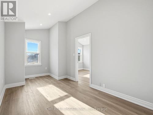 86 Adair Avenue S, Hamilton, ON - Indoor Photo Showing Other Room
